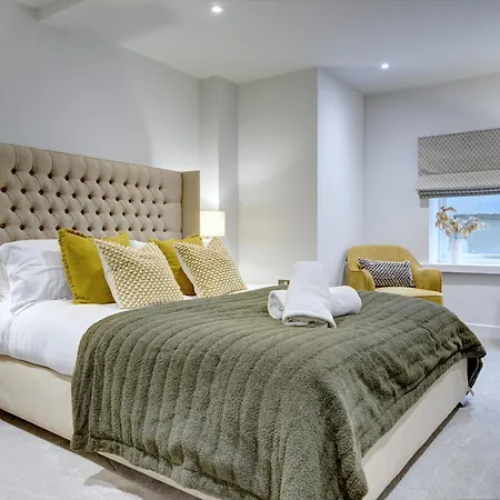 Elmleigh Nook - With Parking Apartman *