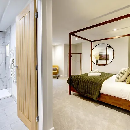 Elmleigh Nook - With Parking アパート *