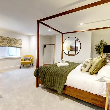 Elmleigh Nook - With Parking