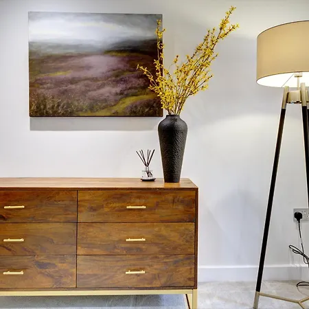 Elmleigh Nook - With Parking Appartement *