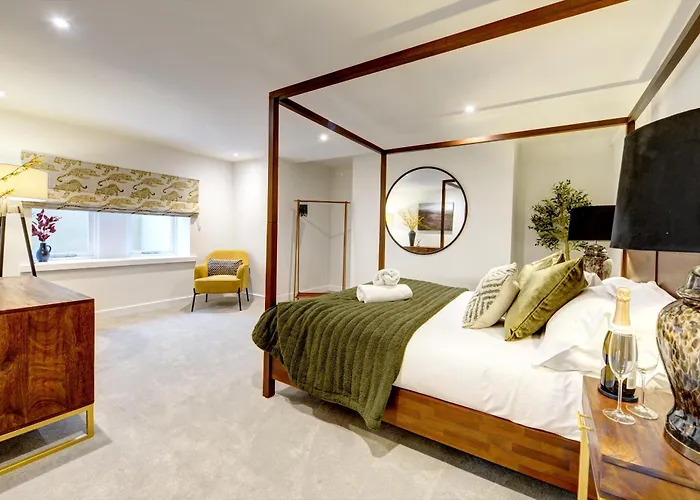 Elmleigh Nook - With Parking